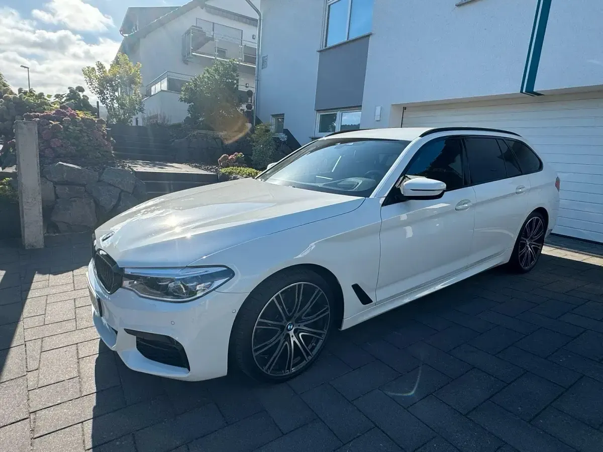 Gebraucht BMW 530 M Sport 265 PS (194 kW) 2020 Weiß Kombi