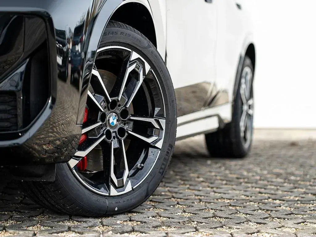 Gebraucht BMW X1 M Sport 211 PS (155 kW) 2026 Saphirschwarz metallic SUV