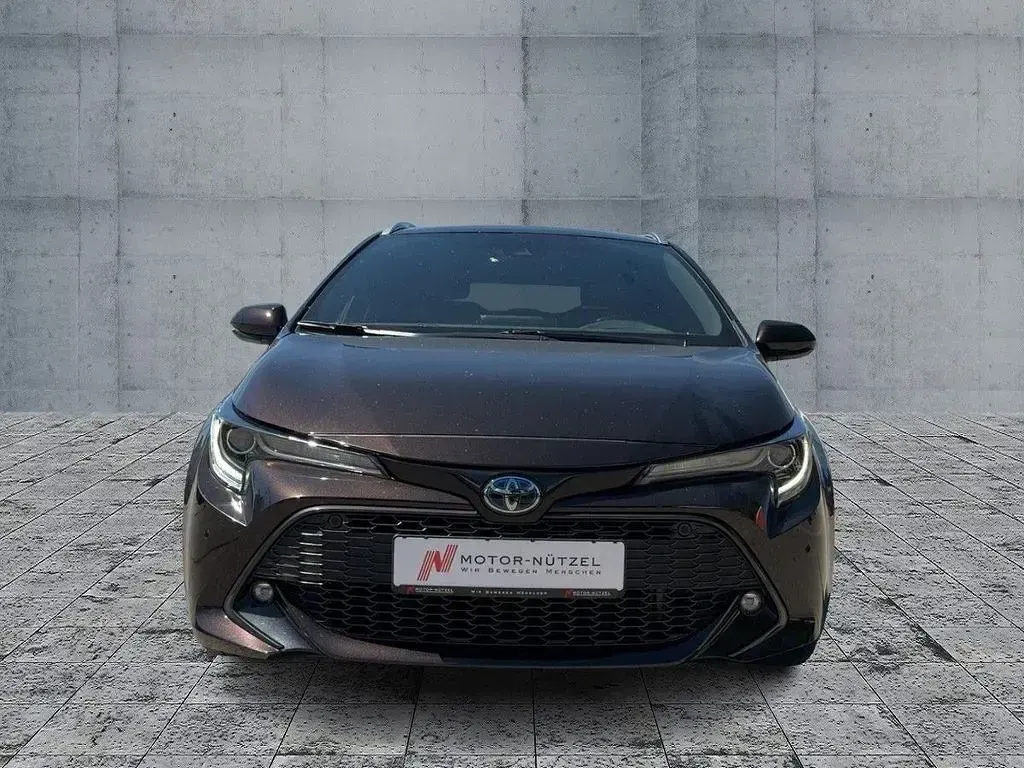 Gebraucht Toyota Corolla Team 122 PS (89 kW) 2022 Braun Kombi