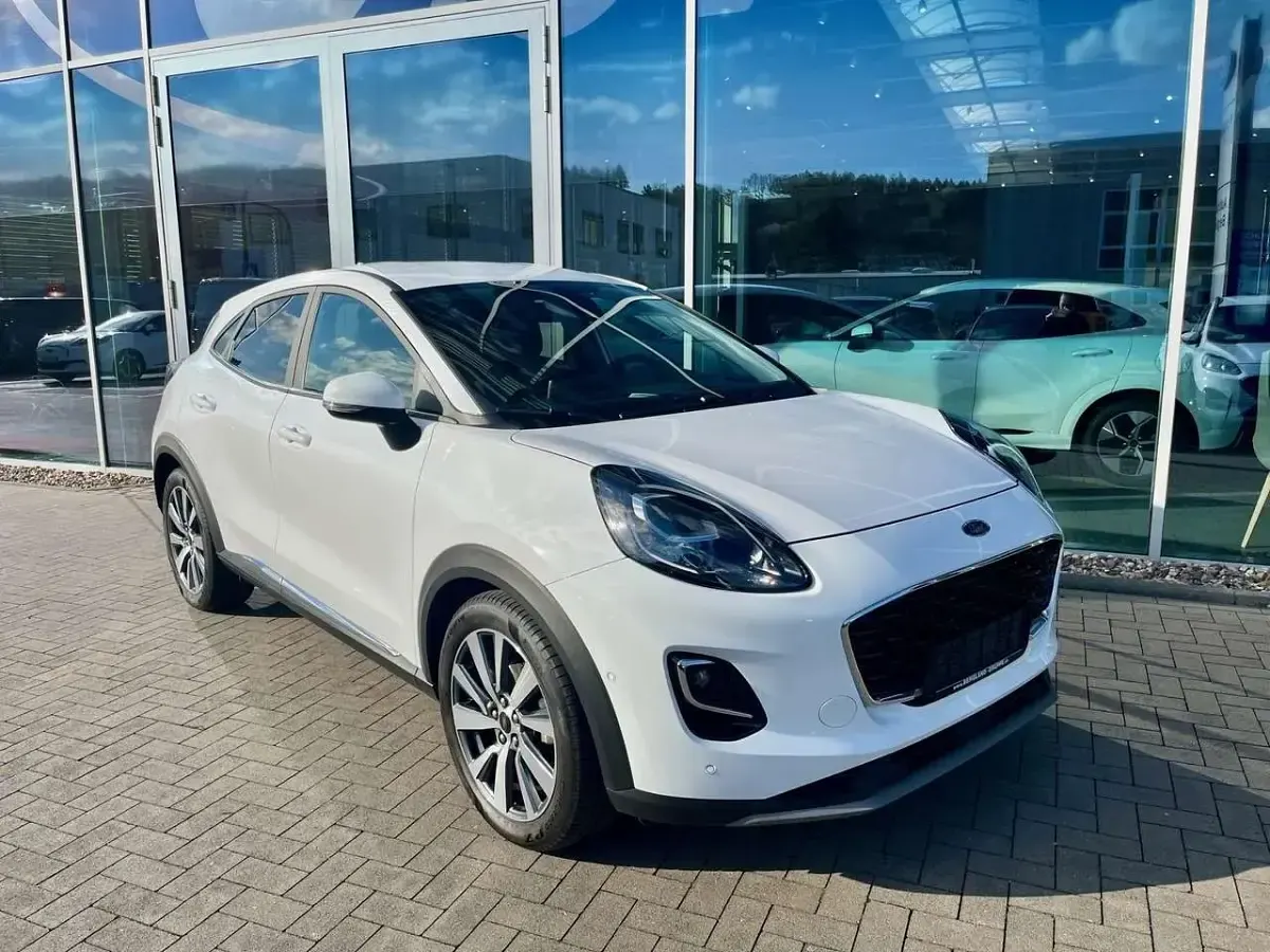 Gebraucht Ford Puma Titanium 125 PS (91 kW) 2023 Lackierung solid "frostweiss" weiß SUV