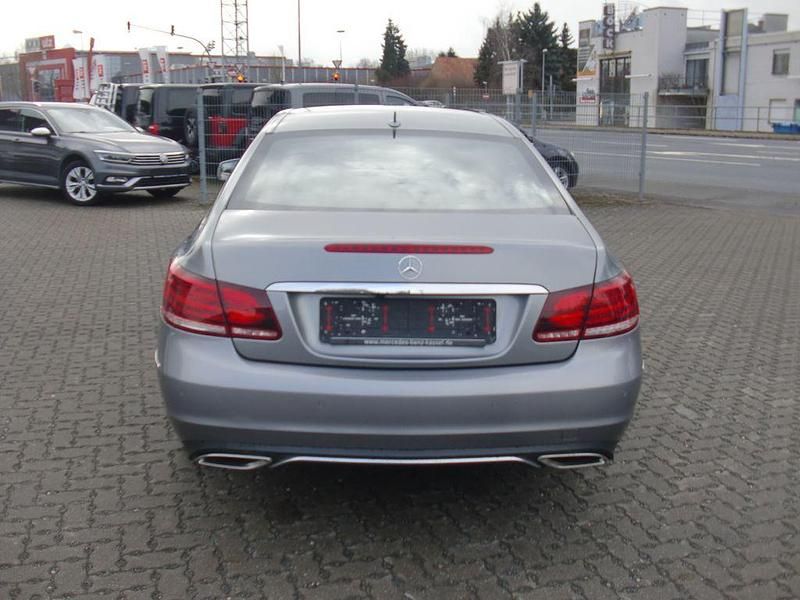 Gebraucht Mercedes E200 184 PS (135 kW) 2014 Silber Coupé