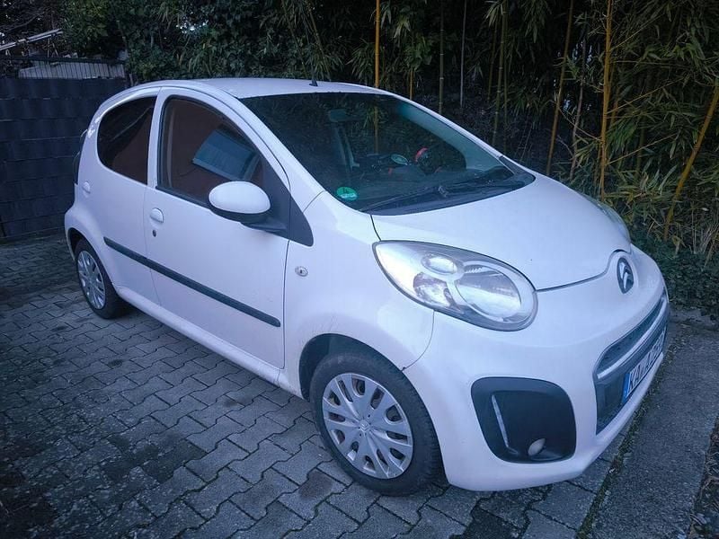 Weiß Gebraucht 2013 Citroën C1 SELECTION Kleinwagen | 2.800 € (Fairer Preis) - Bild 1/4
