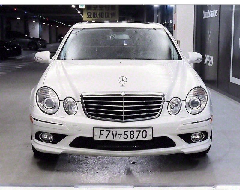 Weiß Gebraucht 2009 Mercedes E350 Avantgarde Limousine | 13.456 € (Fairer Preis) - Bild 1/4