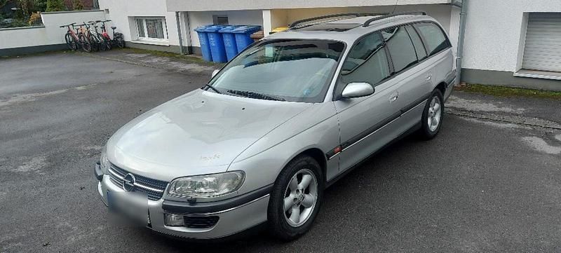 Silber Gebraucht 1998 Opel Omega Kombi | 3.000 € (Teuer) - Bild 1/4