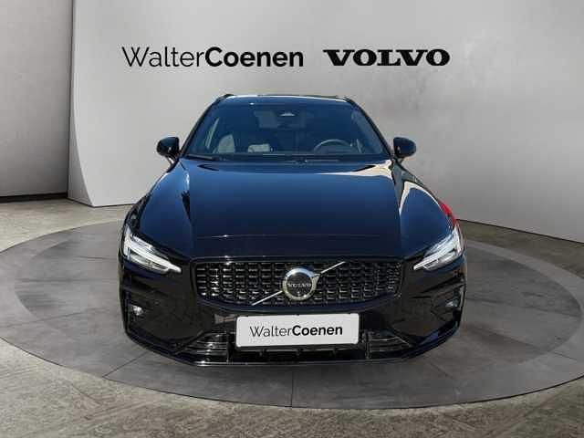 Gebraucht Volvo V60 145 PS (106 kW) 2025 Kombi