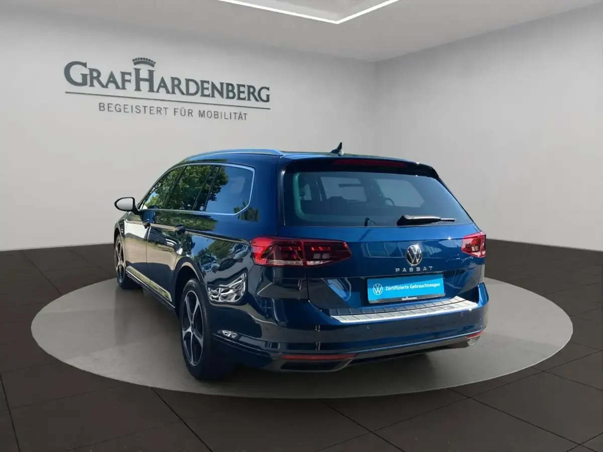 Gebraucht VW Passat Business 150 PS (110 kW) 2021 Blau Kombi