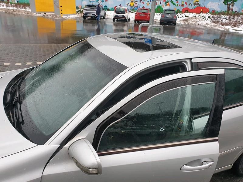 Gebraucht Mercedes E280 177 PS (130 kW) 2004 Silber Limousine