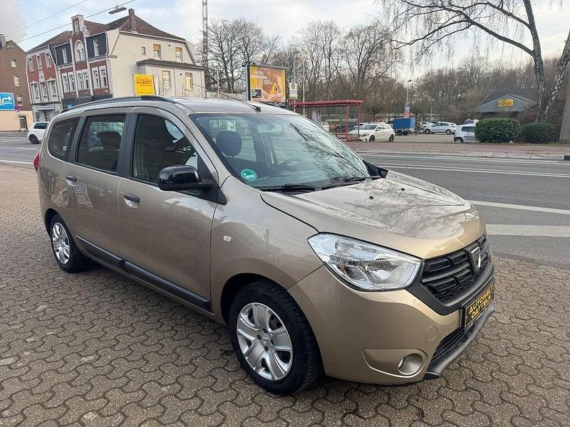 Gebraucht Dacia Lodgy Comfort 131 PS (96 kW) 2019 Gelb Van / Kleinbus