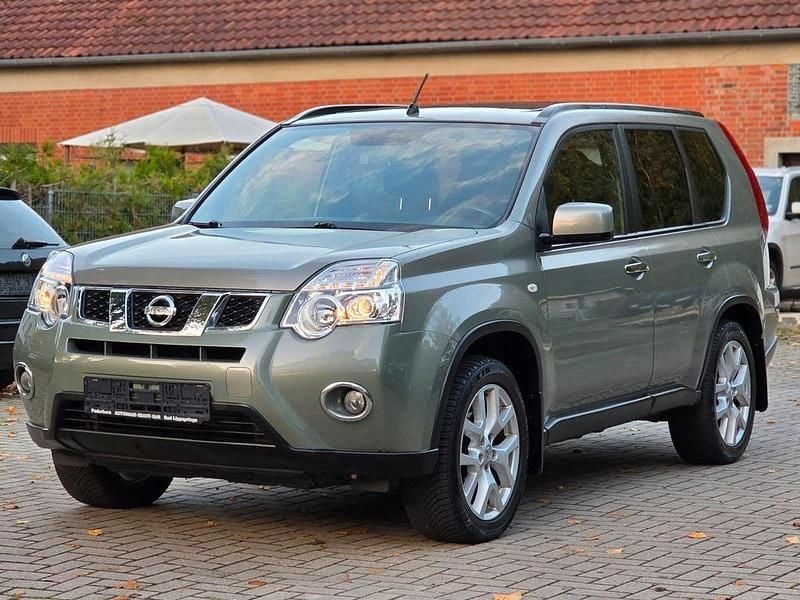 Grün Gebraucht 2011 Nissan X-Trail SE SUV | 6.900 € (Fairer Preis) - Bild 1/4