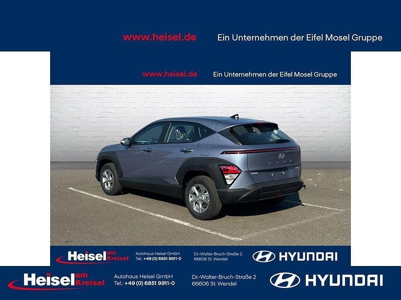 Neu Hyundai Kona Select 128 PS (94 kW) 2025 Blau SUV
