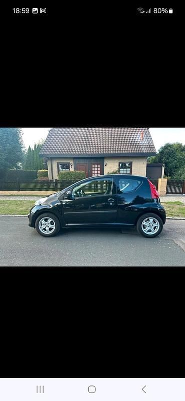 Schwarz Gebraucht 2008 Peugeot 107 Kleinwagen | 1.699 € (Guter Preis) - Bild 1/4