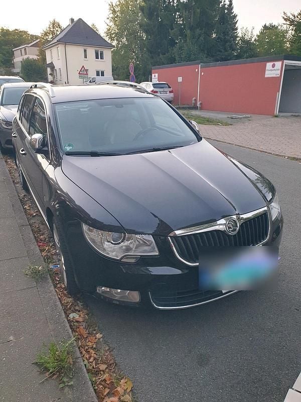 Gebraucht Skoda Superb 160 PS (117 kW) 2010 Schwarz Kombi