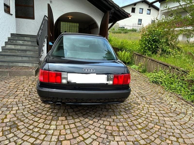Blau Gebraucht 1993 Audi 80 Limousine | 3.800 € - Bild 1/4