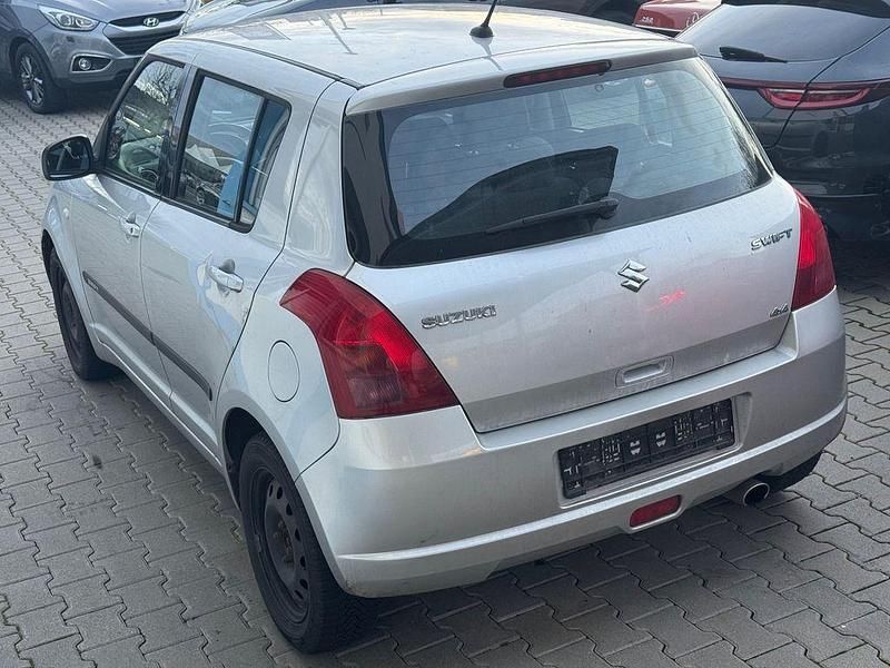 Gebraucht Suzuki Swift Comfort 92 PS (67 kW) 2006 Silber Limousine