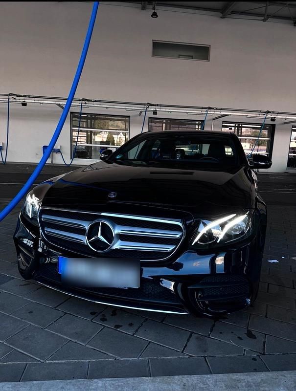 Gebraucht Mercedes E300 245 PS (180 kW) 2019 Schwarz Limousine