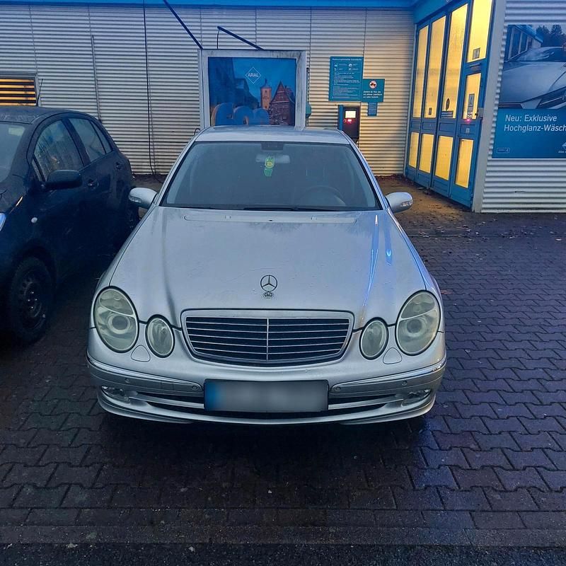 Gebraucht Mercedes E280 177 PS (130 kW) 2004 Silber Limousine