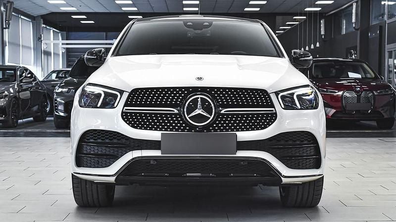 Weiß Gebraucht 2020 Mercedes GLE350 AMG line Coupé | 71.950 € - Bild 1/4