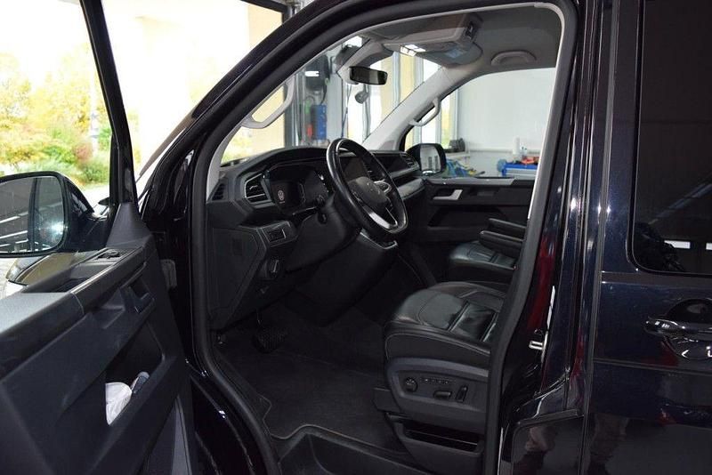 Second-hand VW Multivan Highline 199 CP (146 kW) 2020 Negru Monovolum