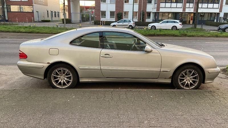 Gebraucht Mercedes CLK320 Elegance 218 PS (160 kW) 2000 Silber Coupé