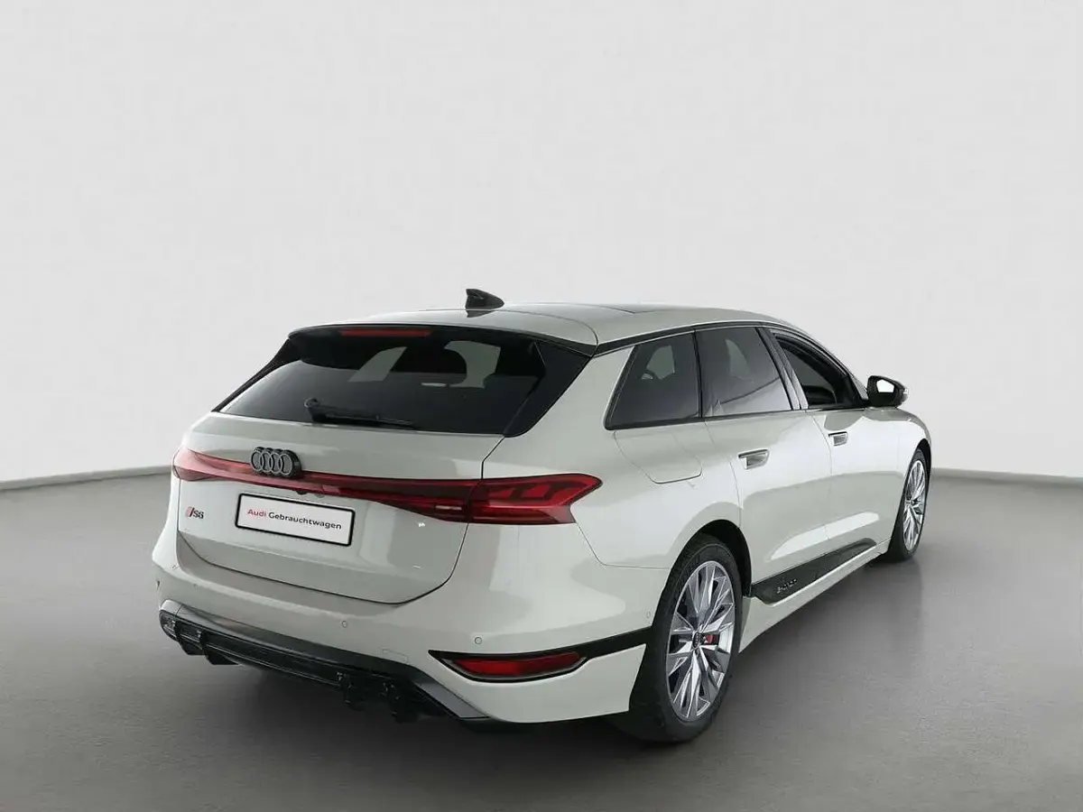 Brugt Audi e-tron Ambiente 369 kW (503 HK) 2025 Beige SUV