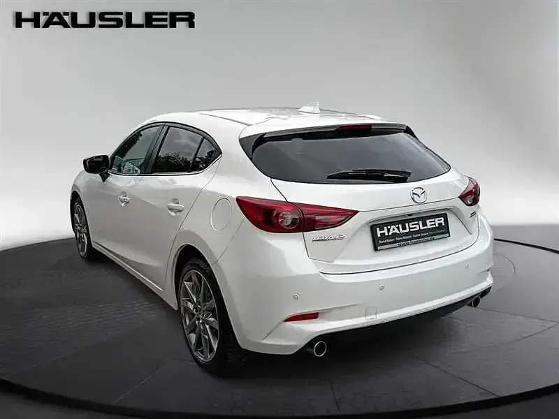 Usata Mazda 3 Signature 120 CV (88 kW) 2018 Bianco Berlina