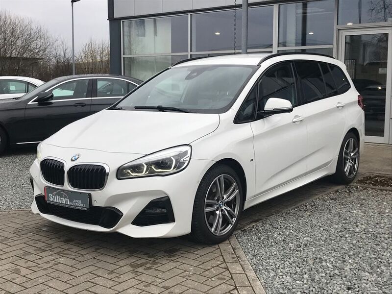 Weiß Gebraucht 2020 BMW 220 Gran Tourer M Sport Van / Kleinbus | 17.499 € (Guter Preis) - Bild 1/4