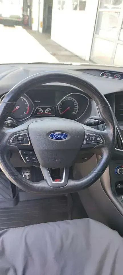 Używany Ford Focus ST 250 KM (183 kW) 2017 Szary Hatchback