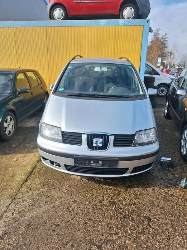 Silber Gebraucht 2004 Seat Alhambra Van / Kleinbus | 1.499 € (Fairer Preis) - Bild 1/4