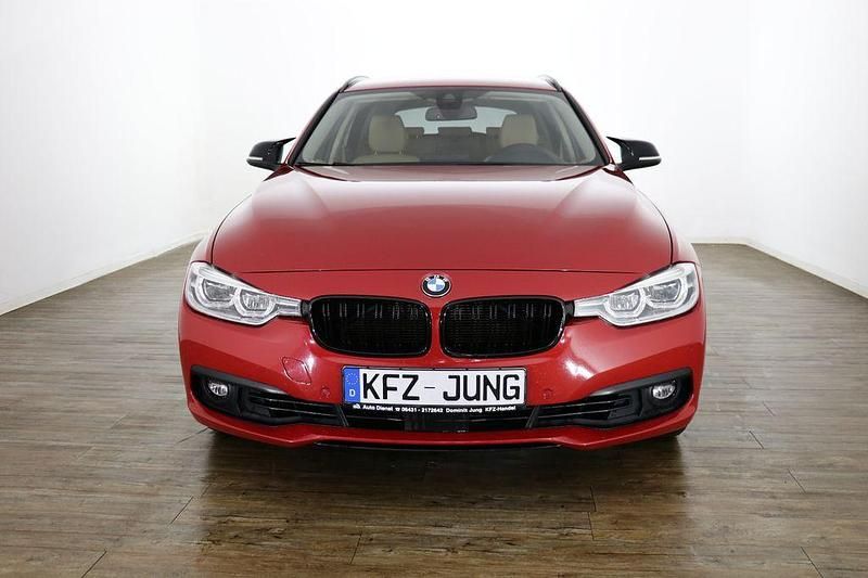 Gebraucht BMW 330 Advantage 258 PS (189 kW) 2018 Rot Kombi
