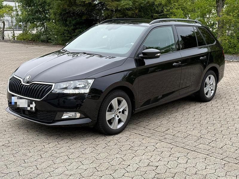 Schwarz Gebraucht 2021 Skoda Fabia Kombi | 13.950 € (Fairer Preis) - Bild 1/4