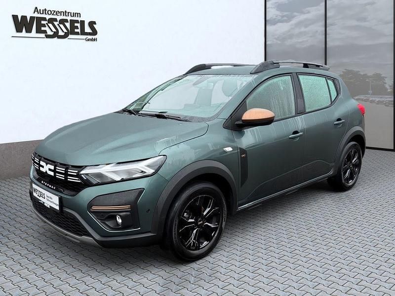 Grün Gebraucht 2024 Dacia Sandero Extreme Limousine | 16.990 € (Teuer) - Bild 1/4