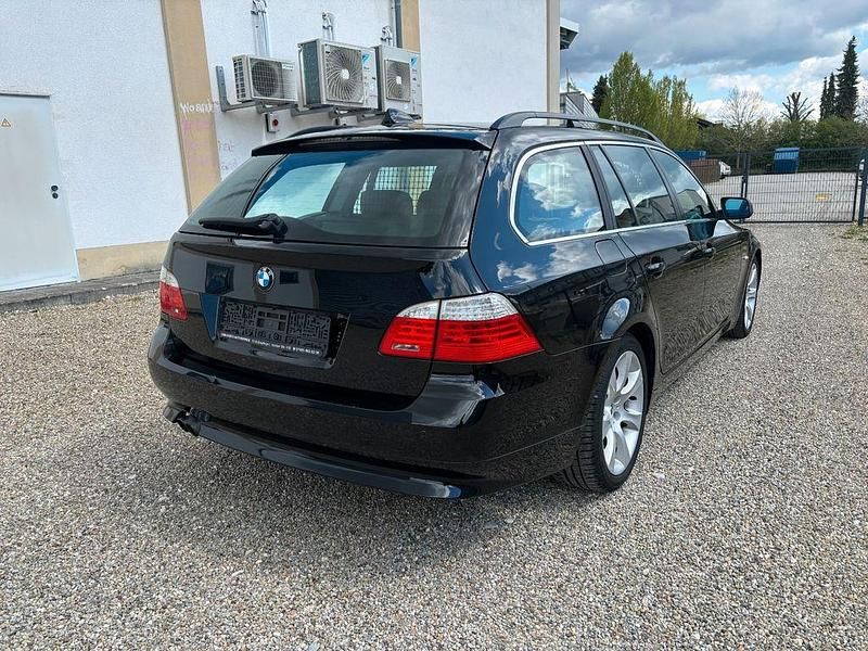 Gebraucht BMW 525 Advantage 197 PS (144 kW) 2007 Schwarz Kombi