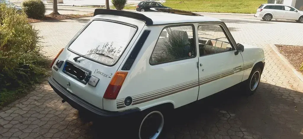 Używany Renault R5 44 KM (32 kW) 1984 Biały Hatchback