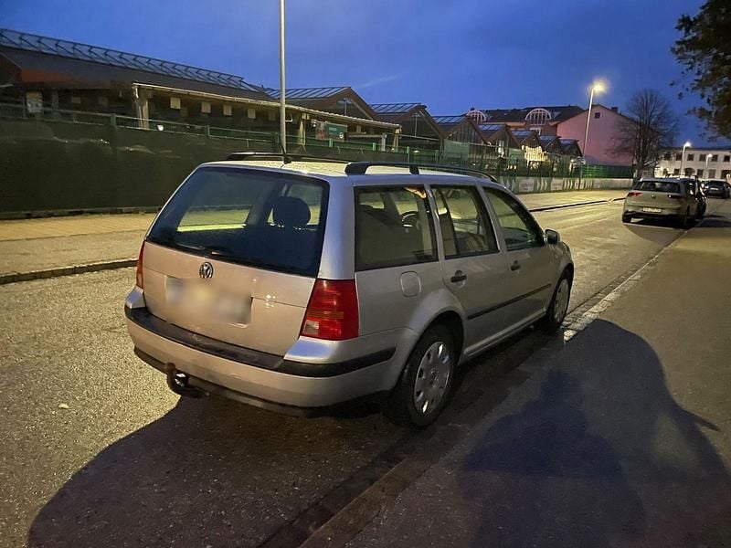 Usado VW Golf IV 110 HP (80 kW) 2002 Prateado Carrinha
