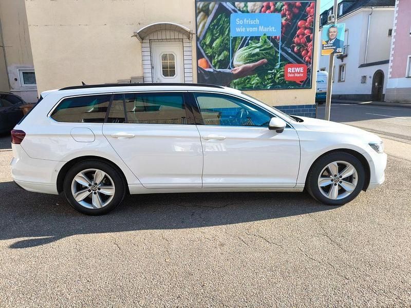 Gebraucht VW Passat 200 PS (147 kW) 2021 Weiß Limousine