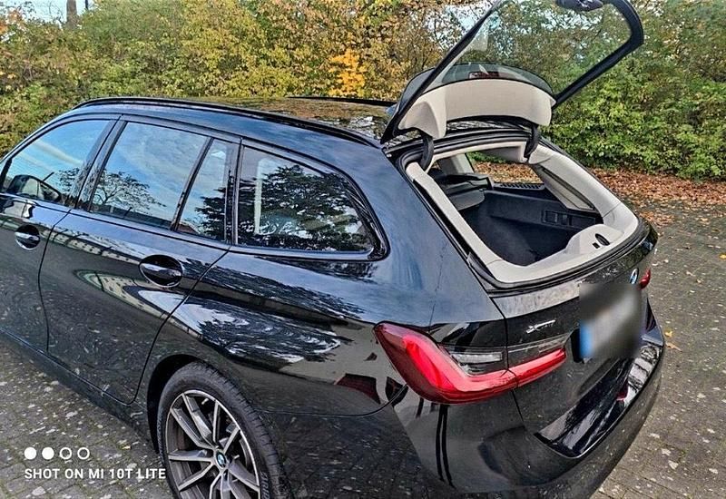 Gebraucht BMW 320 190 PS (139 kW) 2022 Schwarz Kombi