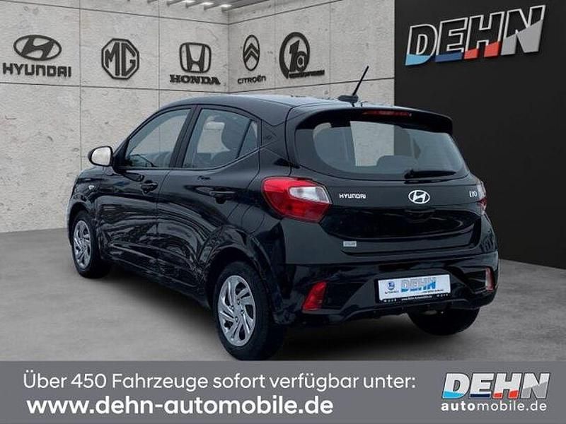 Gebraucht Hyundai i10 Select 63 PS (46 kW) 2025 Schwarz Kleinwagen
