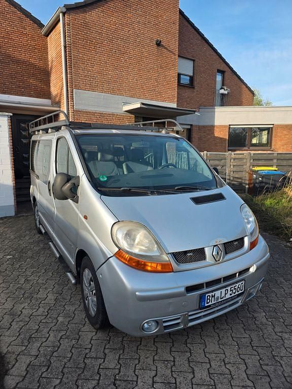 Gebraucht Renault Trafic 135 PS (99 kW) 2006 Silber Van / Kleinbus