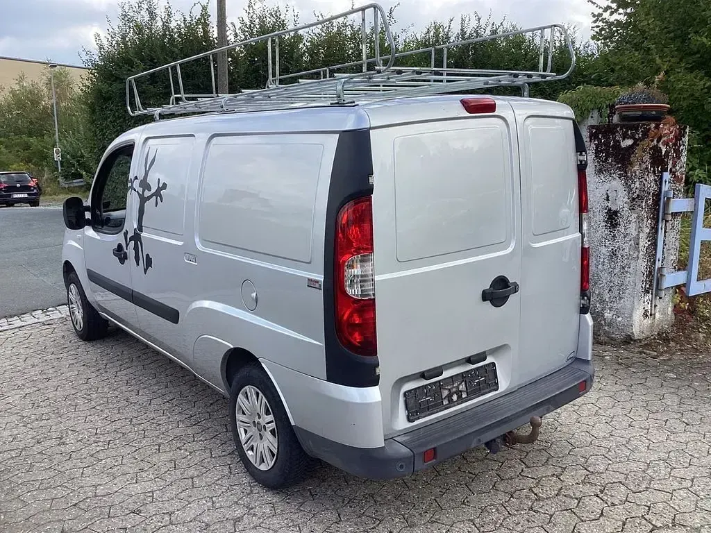Gebraucht Fiat Doblò 101 PS (74 kW) 2008 Silber Van / Kleinbus