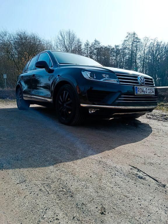Używany VW Touareg Terrain Tech 262 KM (192 kW) 2017 Czarny SUV