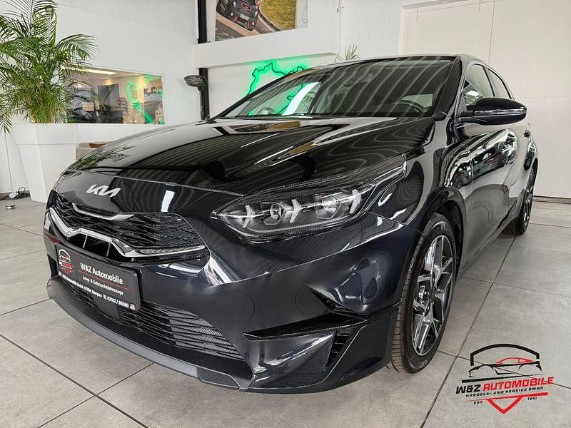 Schwarz Gebraucht 2024 Kia Ceed Limousine | 22.380 € (Superpreis) - Bild 1/4