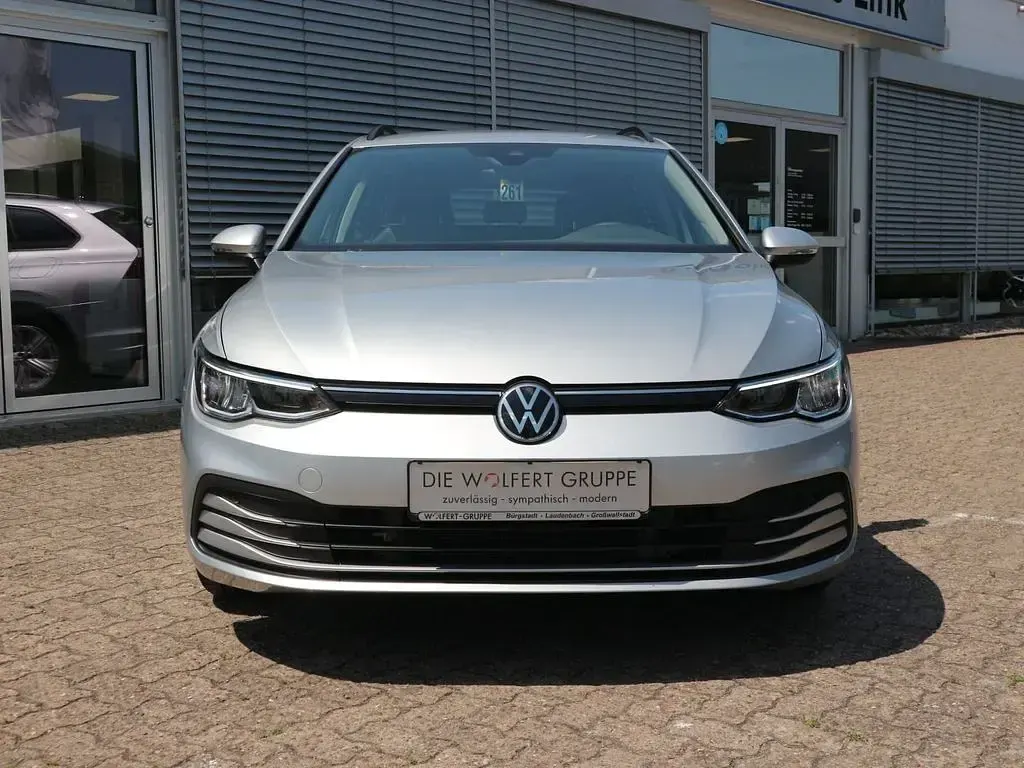Gebraucht VW Golf VIII Life 110 PS (80 kW) 2021 Reflexsilber metallic Kombi