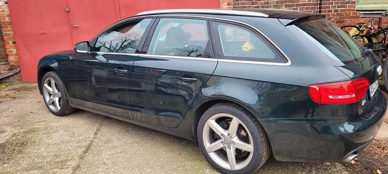 Gebraucht Audi A4 Ambiente 239 PS (175 kW) 2010 Grün Kombi