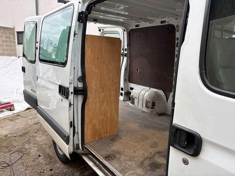 Second-hand Renault Master 120 CP (88 kW) 2008 Alb Monovolum