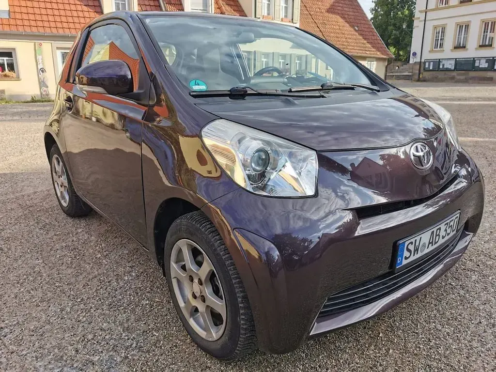 Gebraucht Toyota iQ 68 PS (50 kW) 2009 Violet Kleinwagen