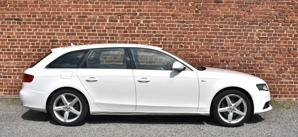 Używany Audi A4 S-Line 160 KM (117 kW) 2009 Biały Kombi