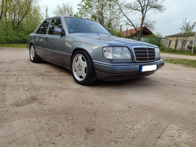 Gebraucht Mercedes E300 220 PS (161 kW) 1992 Grau Limousine