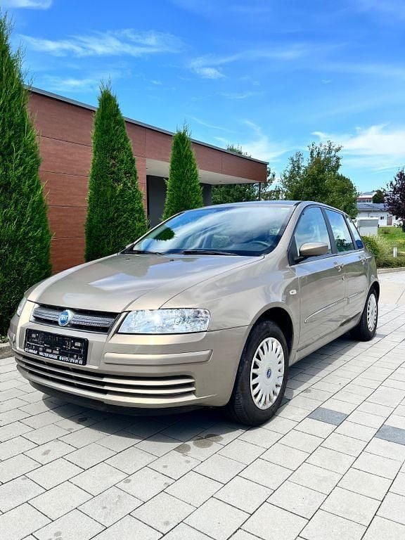 Beige Gebraucht 2008 Fiat Stilo Limousine | 4.200 € - Bild 1/4