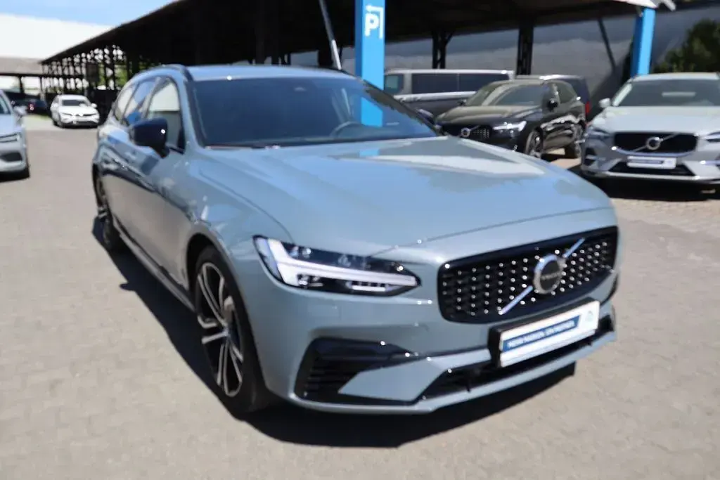 Second-hand Volvo V90 Plus 253 CP (186 kW) 2023 Gri Break