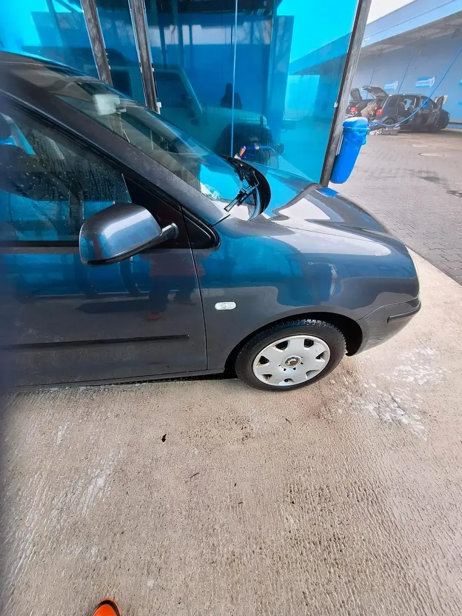 Używany VW Polo 64 KM (47 kW) 2002 Szary Sedan/Limuzyna